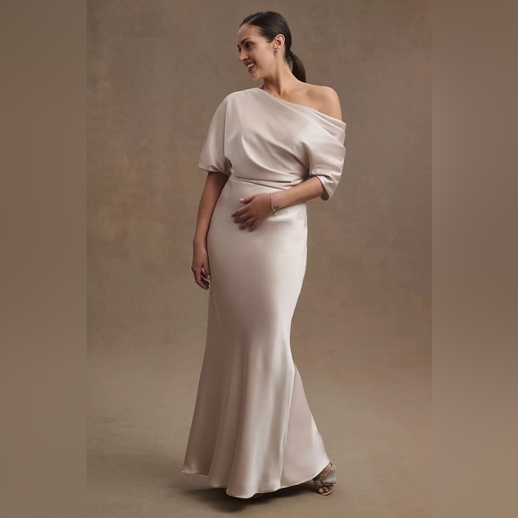 Amsale Pryce Off-Shoulder Satin Column Gown - Picture 1 of 7